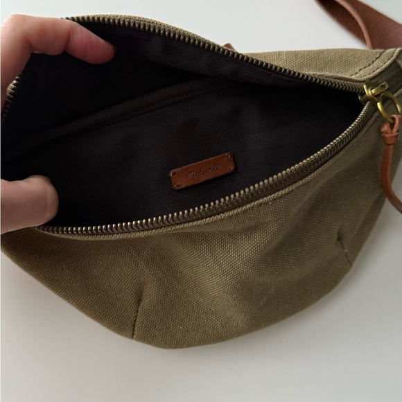Madewell The Canvas Fanny Pack in Distant Surplus - Picture 4 of 5